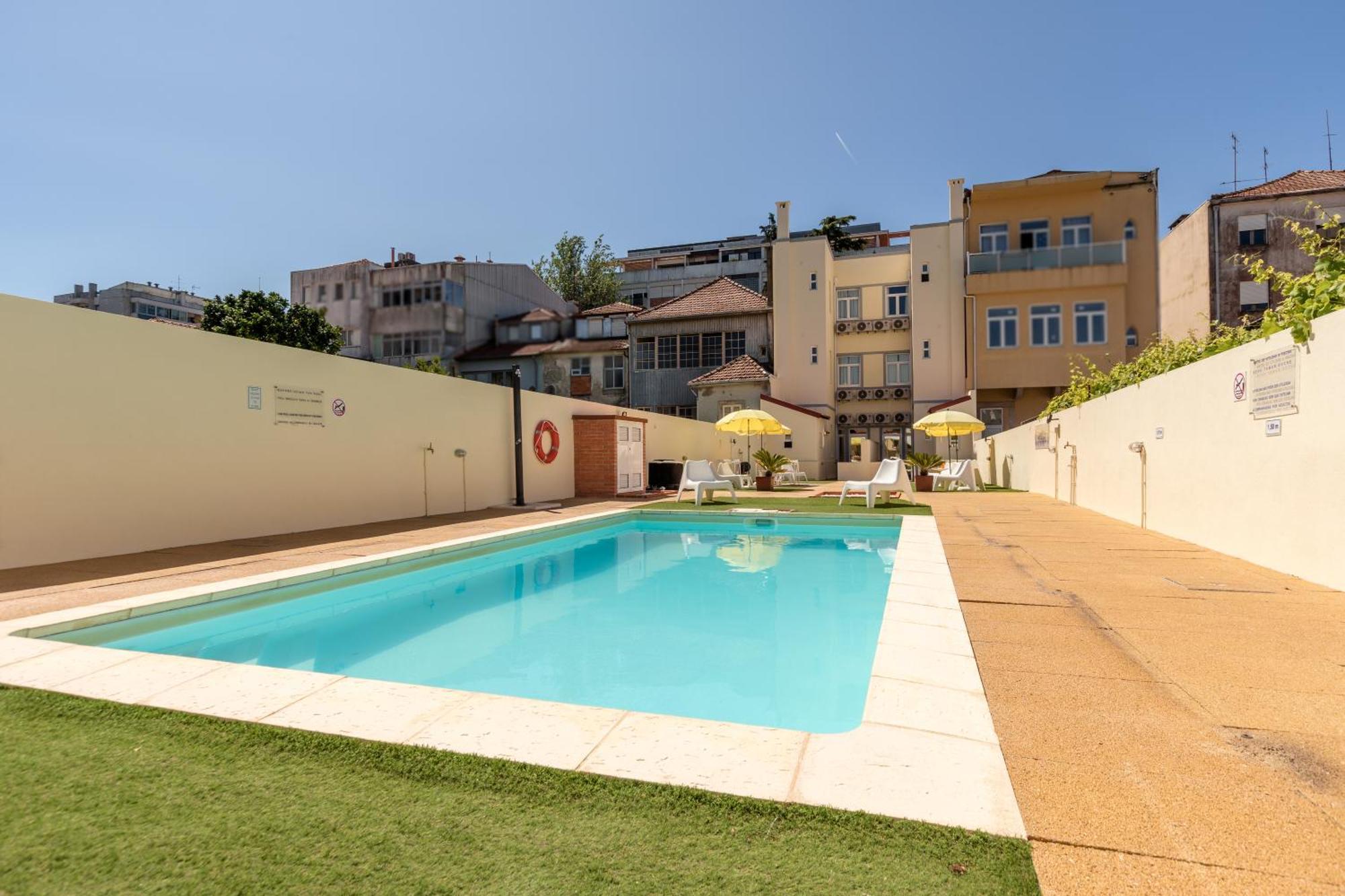 731 Costa Cabral Metro Residence Porto Bagian luar foto