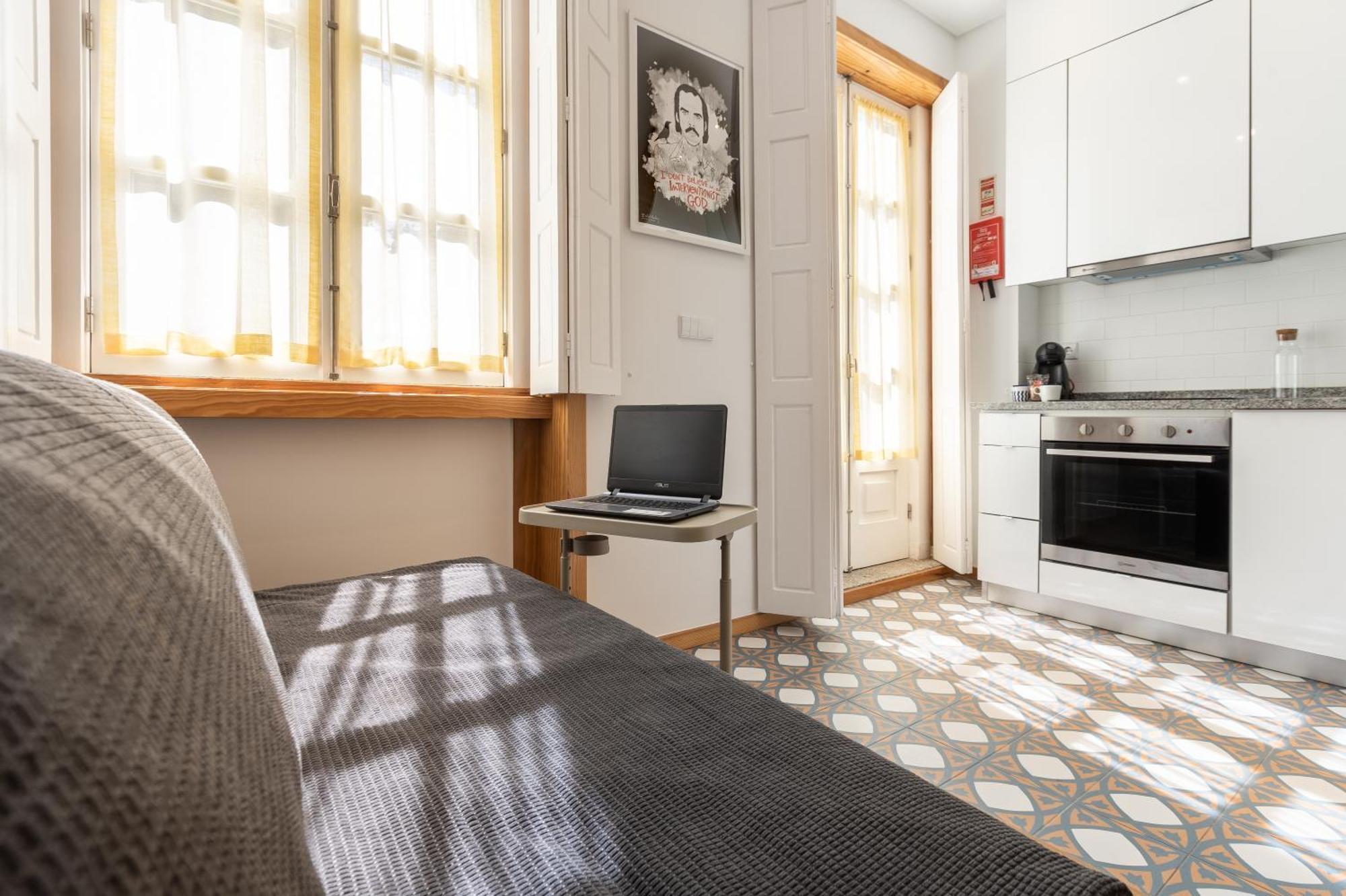 731 Costa Cabral Metro Residence Porto Ruang foto