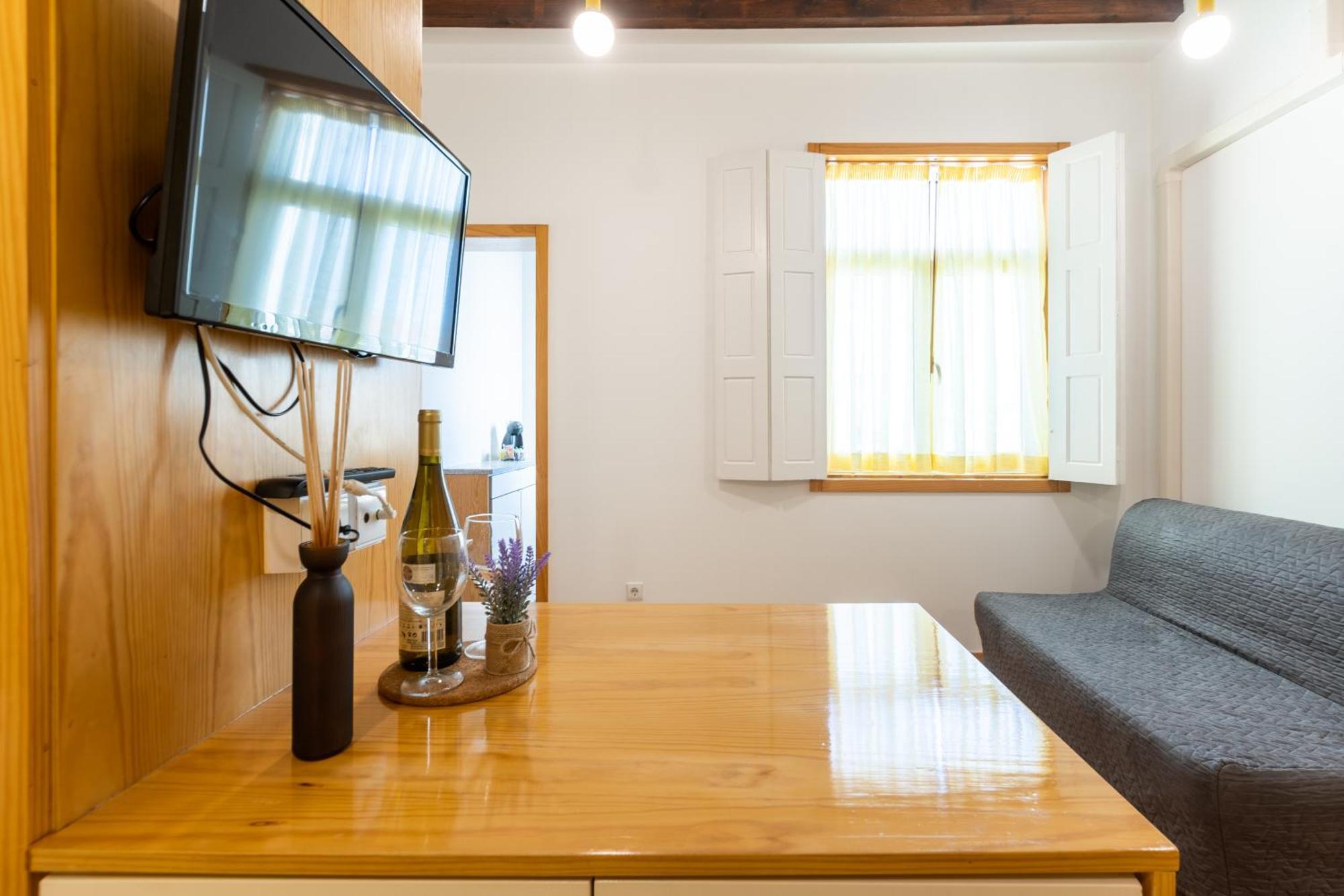 731 Costa Cabral Metro Residence Porto Ruang foto